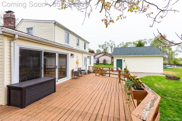 9840 Currie Road, Salem Township, MI 48167
