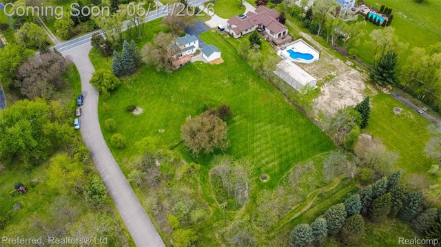9840 Currie Road, Salem Township, MI 48167