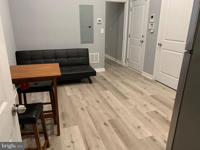 517 S 42ND ST, Philadelphia, PA 19104