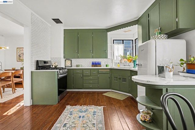 3024 Fernside Blvd, Alameda, CA 94501