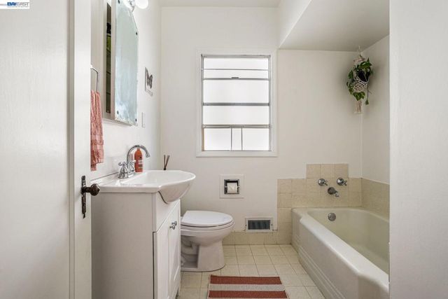 3024 Fernside Blvd, Alameda, CA 94501