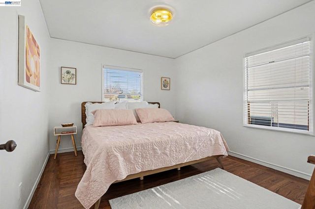 3024 Fernside Blvd, Alameda, CA 94501