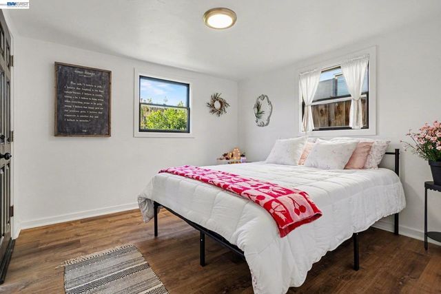 3024 Fernside Blvd, Alameda, CA 94501