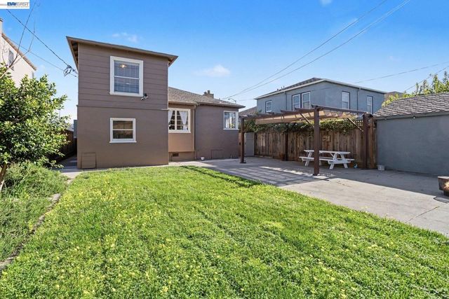3024 Fernside Blvd, Alameda, CA 94501