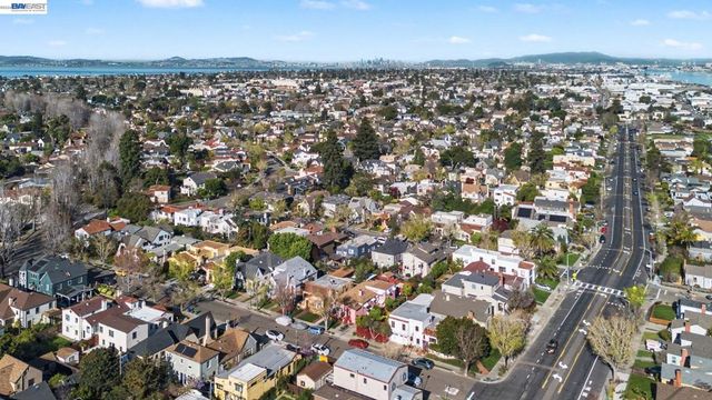 3024 Fernside Blvd, Alameda, CA 94501