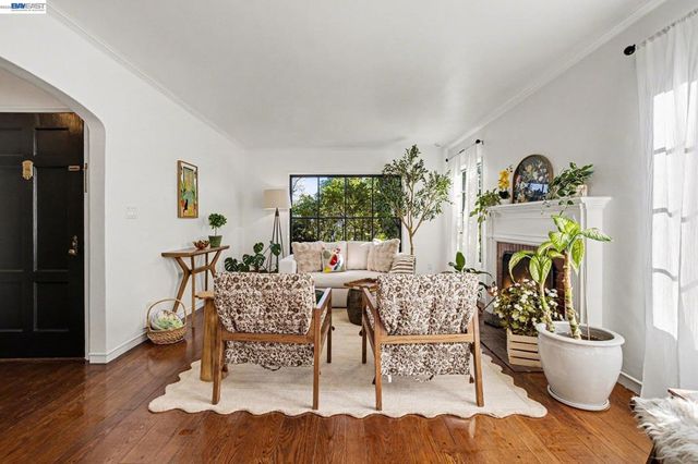 3024 Fernside Blvd, Alameda, CA 94501