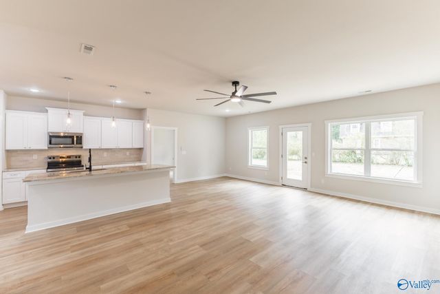 6413 Creighton Avenue NW, Huntsville, AL 35810