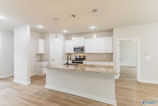 6413 Creighton Avenue NW, Huntsville, AL 35810