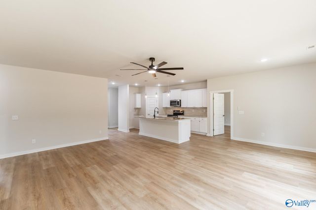 6413 Creighton Avenue NW, Huntsville, AL 35810