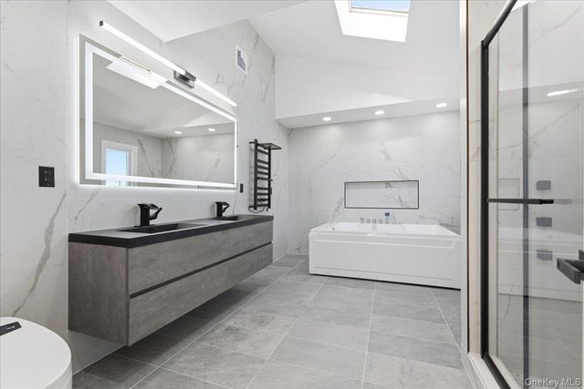 88 Mark Lane, Atlantic Beach, NY 11509