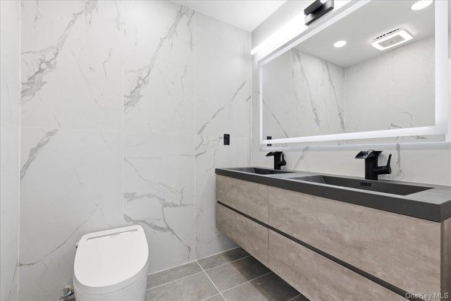 88 Mark Lane, Atlantic Beach, NY 11509