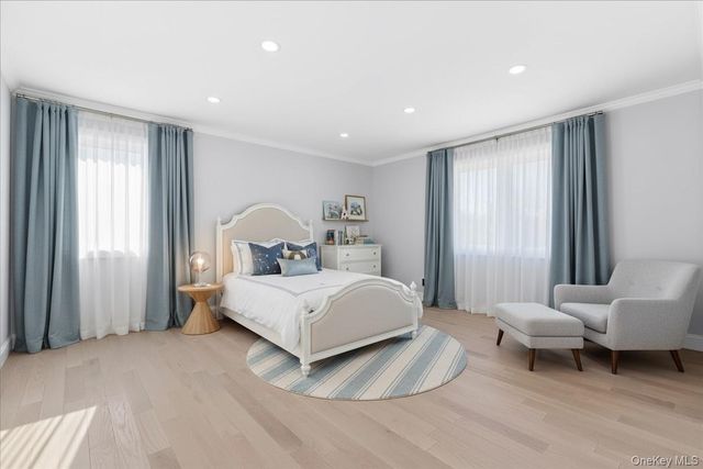 88 Mark Lane, Atlantic Beach, NY 11509