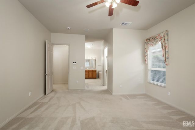 10014 Brigadoon Rose Street, Bakersfield, CA 93311