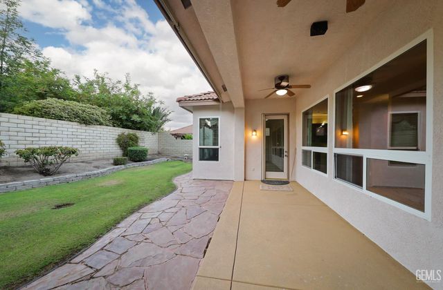 10014 Brigadoon Rose Street, Bakersfield, CA 93311