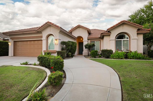 10014 Brigadoon Rose Street, Bakersfield, CA 93311