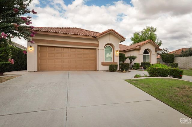 10014 Brigadoon Rose Street, Bakersfield, CA 93311