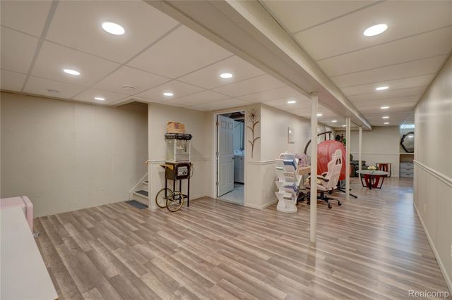 20522 Longwood Drive, Clinton Charter Township, MI 48038
