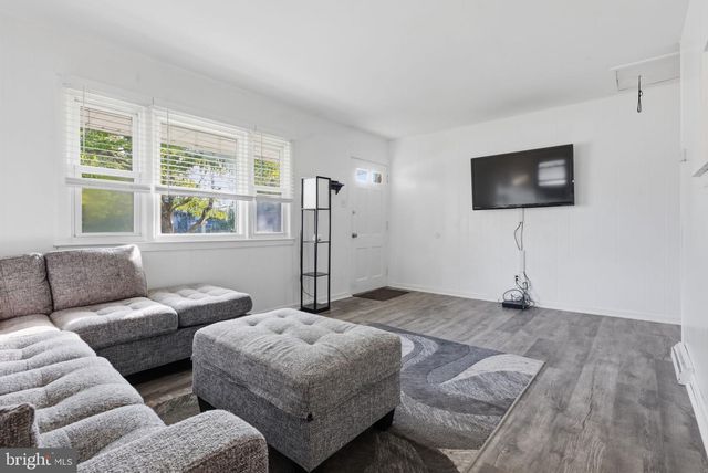 346 9TH AVE, Lindenwold, NJ 08021