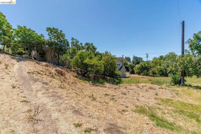 500 H ST, Antioch, CA 94509