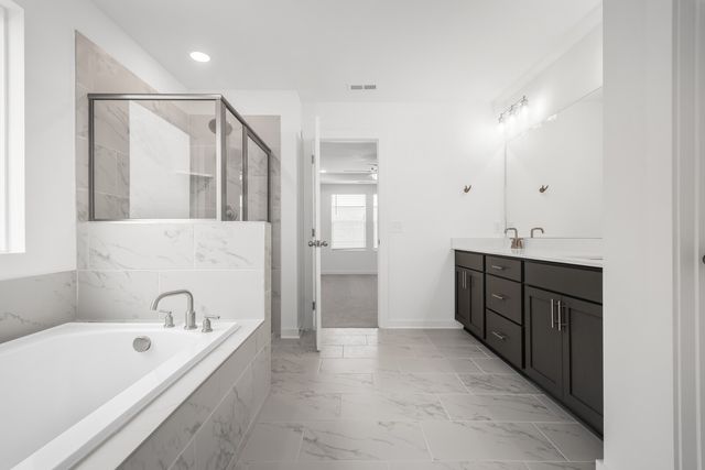 7040 Sutton Dr, White House, TN 37188