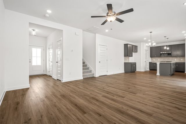 7040 Sutton Dr, White House, TN 37188