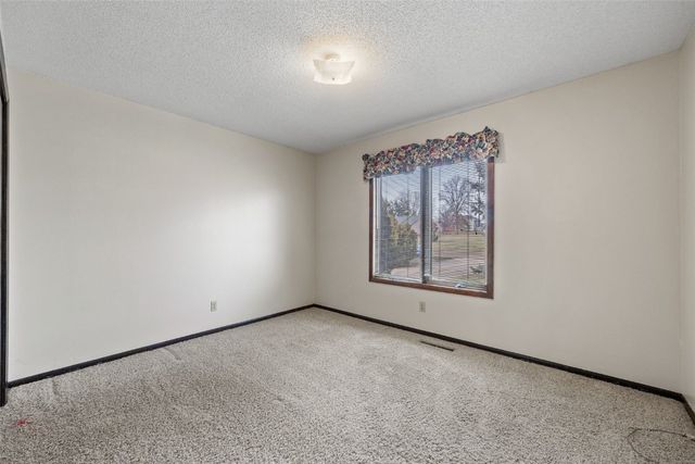 5871 Shiloh Lane, Cedar Rapids, IA 52411