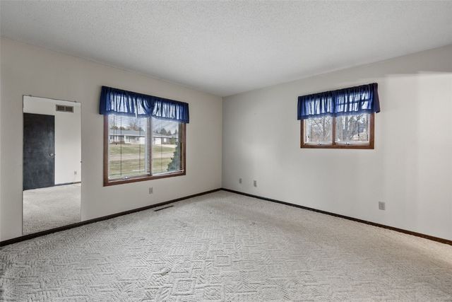 5871 Shiloh Lane, Cedar Rapids, IA 52411