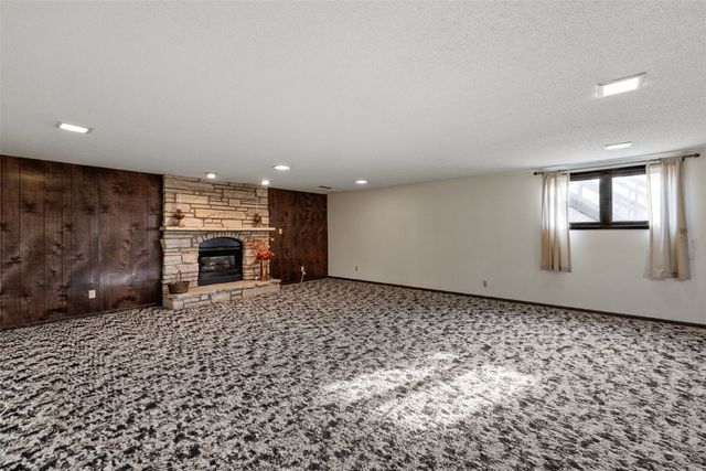 5871 Shiloh Lane, Cedar Rapids, IA 52411