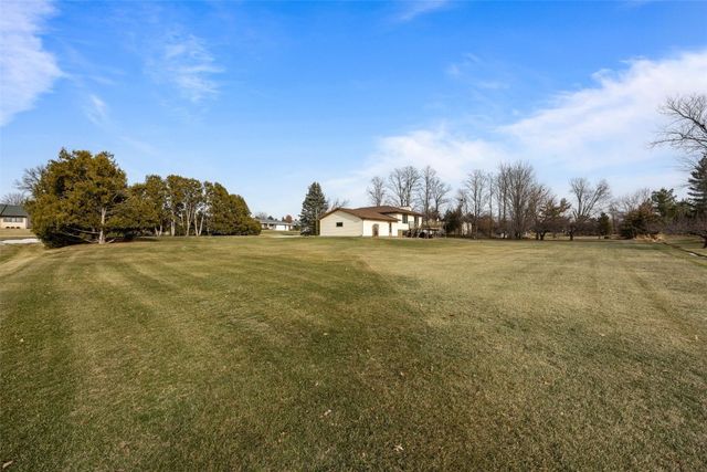 5871 Shiloh Lane, Cedar Rapids, IA 52411