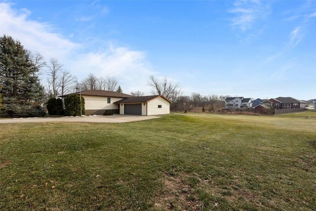 5871 Shiloh Lane, Cedar Rapids, IA 52411