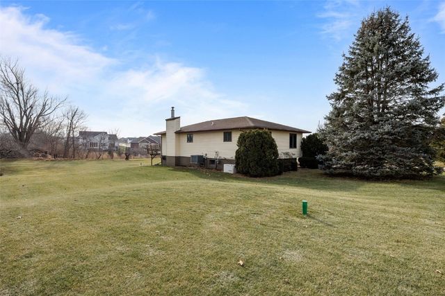 5871 Shiloh Lane, Cedar Rapids, IA 52411