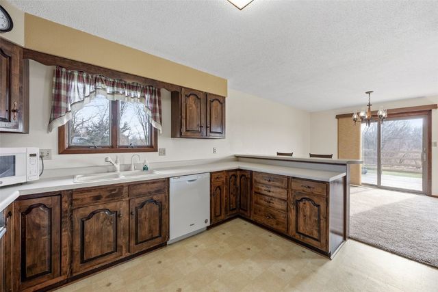 5871 Shiloh Lane, Cedar Rapids, IA 52411