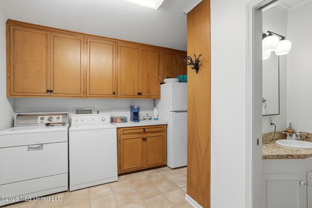 235 Brae Burn Drive, Jackson, MS 39211