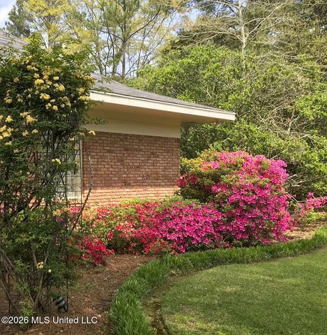 235 Brae Burn Drive, Jackson, MS 39211