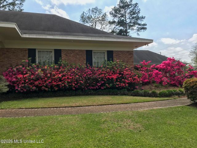 235 Brae Burn Drive, Jackson, MS 39211