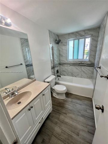 1840 S Treasure Drive 15, North Bay Village, FL 33141