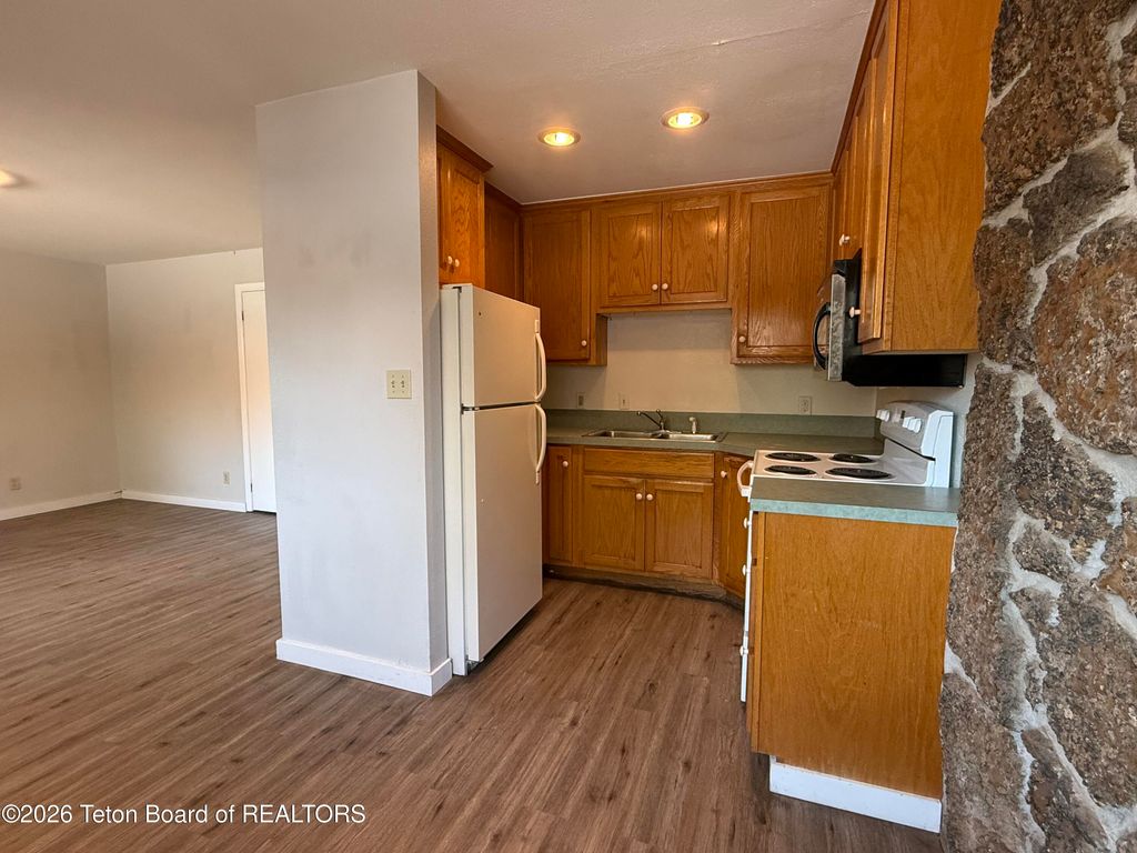 130 E KELLY Avenue 15, Jackson, WY 83001 photo 5