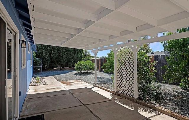 6913 Blue Duck Way, Sacramento, CA 95842