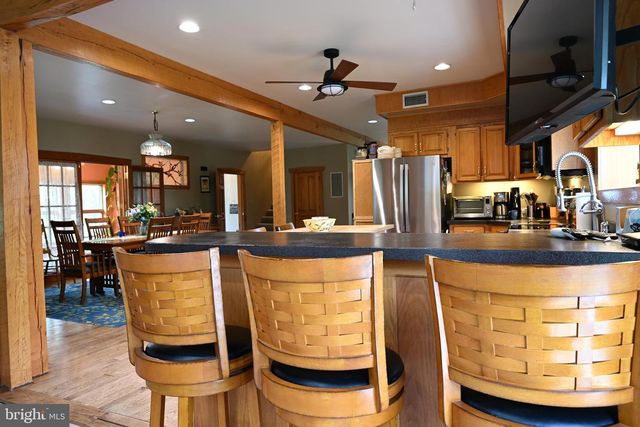 20 HLUCHY RD, Robbinsville, NJ 08691