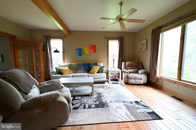 20 HLUCHY RD, Robbinsville, NJ 08691