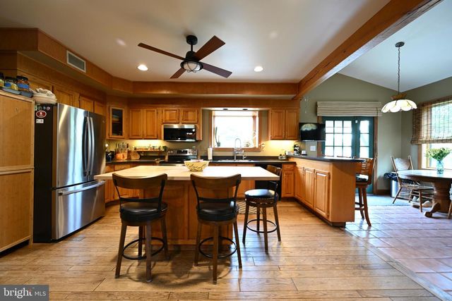 20 HLUCHY RD, Robbinsville, NJ 08691