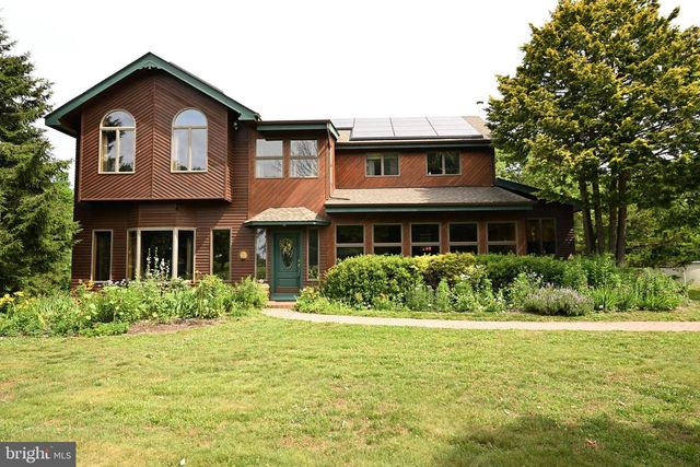 20 HLUCHY RD, Robbinsville, NJ 08691
