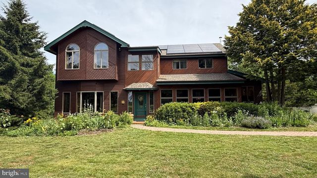 20 HLUCHY RD, Robbinsville, NJ 08691