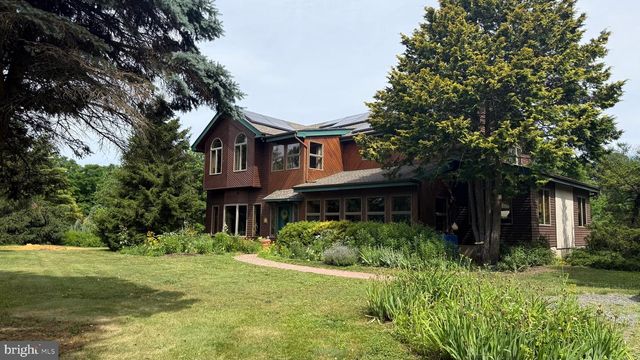20 HLUCHY RD, Robbinsville, NJ 08691
