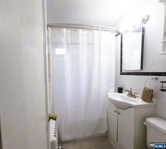 451 Heath Place 2, Hackensack, NJ 07601