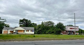 523 James St, Chicopee, MA 01020