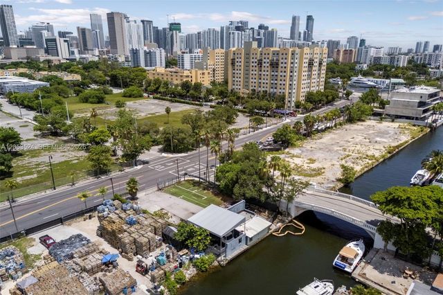 700 NW 7th Avenue, Miami, FL 33136