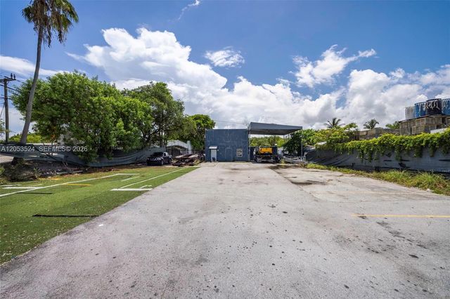 700 NW 7th Avenue, Miami, FL 33136