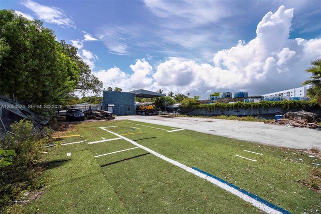 700 NW 7th Avenue, Miami, FL 33136
