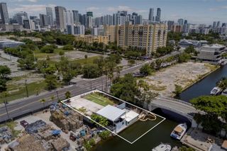 700 NW 7th Avenue, Miami, FL 33136
